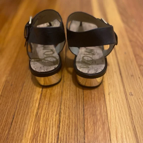 Sam Edelman black leather sandals with gold heel - Picture 5 of 6